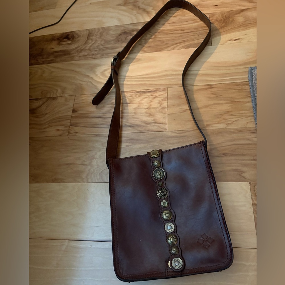 GUC Patricia Nash handbag